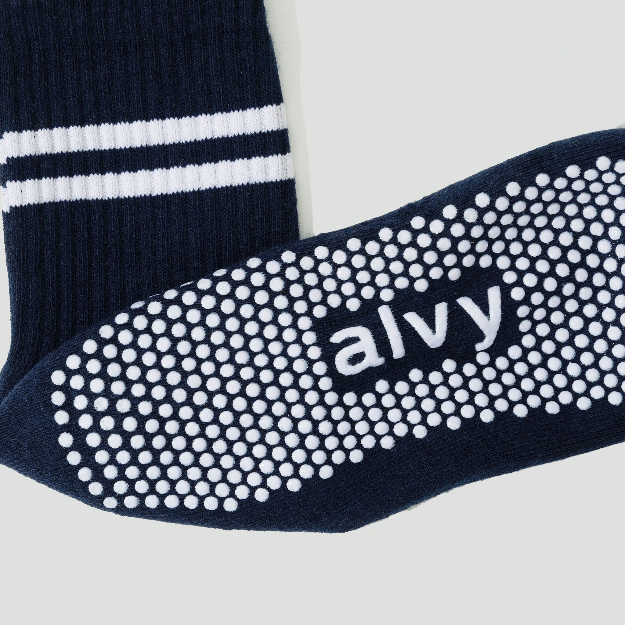 Alvy crew vintage navy grip socks
